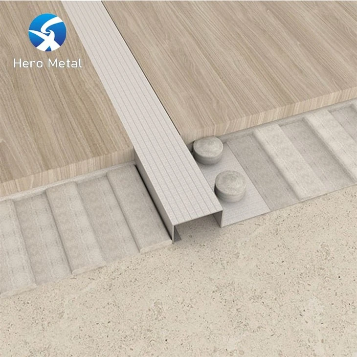 Aluminium flexible stair nosing