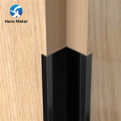 Keramický rohový dekoračný prúžok