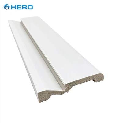 Plastová biela soklová lišta